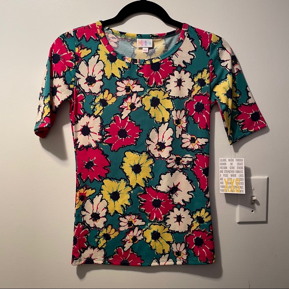 LuLaRoe Gigi top